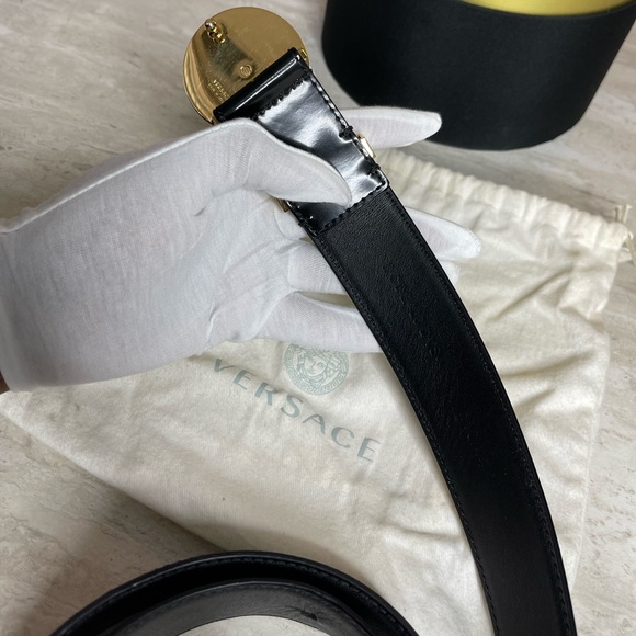 SOLDSOLDSOLD VERSACE MENS BLACK CRYSTAL MEDUSA BUCKLE LEATHER BELT - Picture 7 of 7